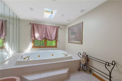 Bath - 6909 Shalimar Way, Fayetteville, NY 13066 photo 3 of 6