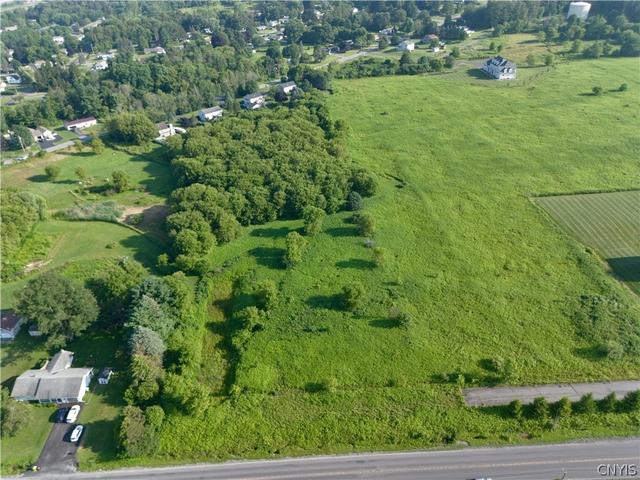 9046 Tibbitts Rd, New Hartford, NY 13413