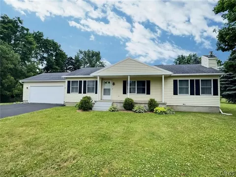 11 Cherry Ln, Cortland, NY 13045