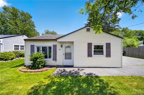 306 Hanover Ave, Salina, NY 13088