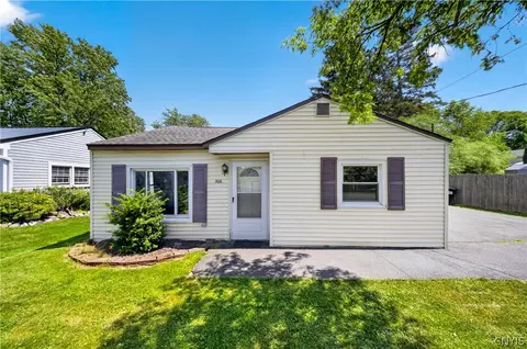 306 Hanover Ave, Salina, NY 13088