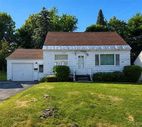 16 Pleasant View Pl, Whitestown, NY 13492