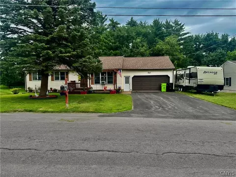 7084 Verna Dr, Lenox, NY 13032