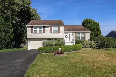 9486 N Wickham Dr, Brewerton, NY 13029