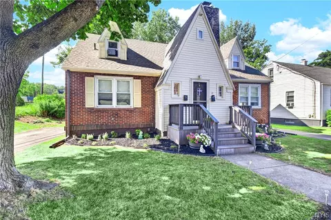 18 Fairdale Pl, Whitestown, NY 13492
