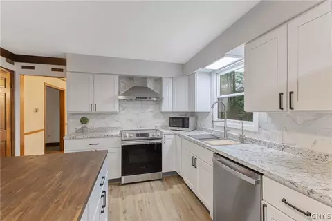 Kitchen - 8699 Carpenter Rd, Lysander, NY 13027 photo 3 of 4