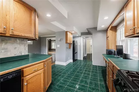 607 Laurelton Rd, Irondequoit, NY 14609 photo 12