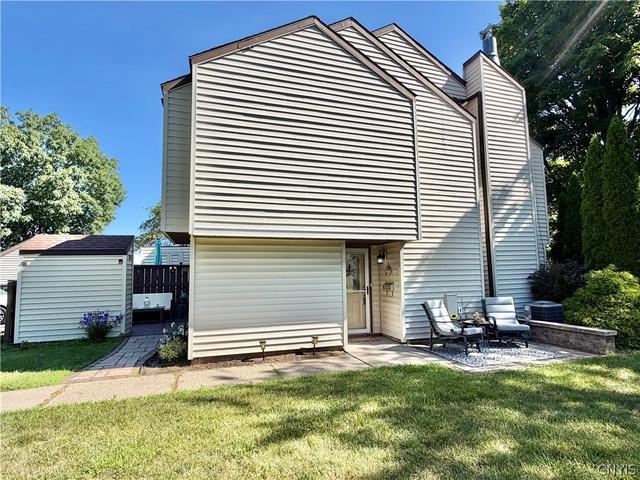104 Harwinton Ct, Camillus, NY 13031