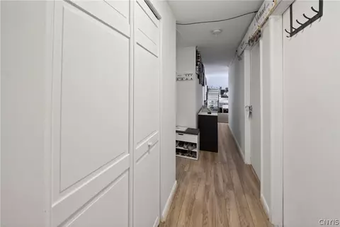 Entry Way - 123 Watertree Dr, East Syracuse, NY 13057 photo 2 of 3