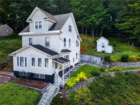 203 Woods Rd, Geddes, NY 13209