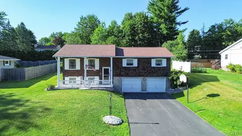 20 Clarion Dr, Whitestown, NY 13492