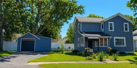 38 Maple St, Auburn, NY 13021