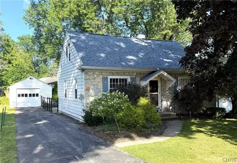 3 Marks Pl, New Hartford, NY 13413