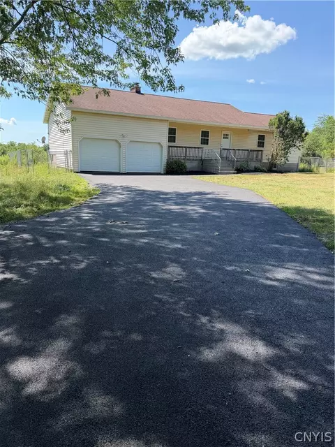 7735 Barbara Ln, Lysander, NY 13027 photo 2