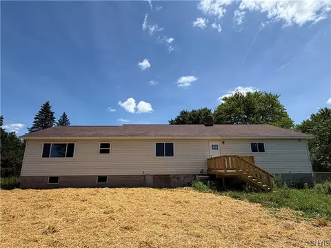 7735 Barbara Ln, Lysander, NY 13027 photo 3