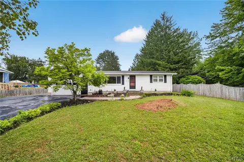 8530 Belnor Dr, Cicero, NY 13039
