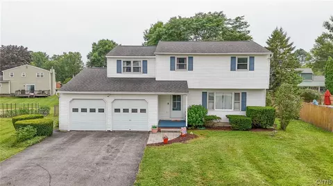 5354 Vineyard Dr, Clay, NY 13041