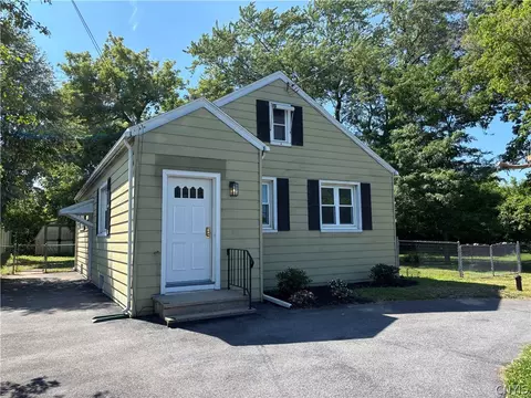 1911 Teall Ave, Salina, NY 13206