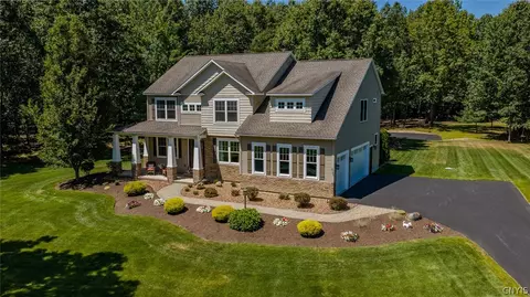 9089 Ashley Landing Dr, Clay, NY 13041