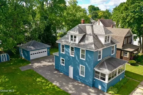 12 Newman St, Gloversville, NY 12078