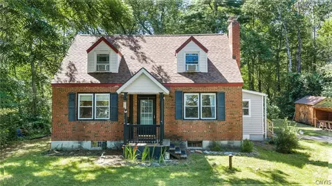 4703 Makyes Rd, Onondaga, NY 13215