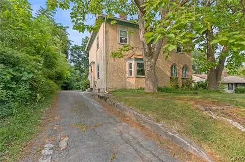 117 Claire Rd, Syracuse, NY 13214