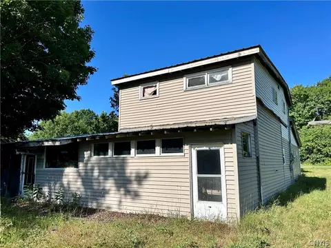 915 County Route 48, Albion, NY 13144