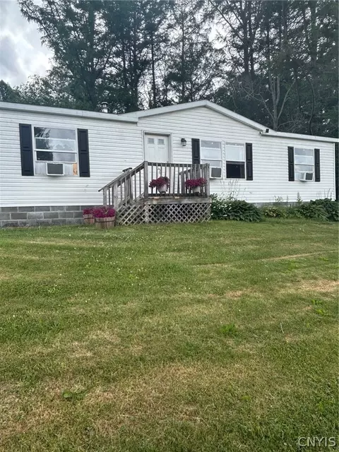 1020 Gallagher Rd, Cortlandville, NY 13045