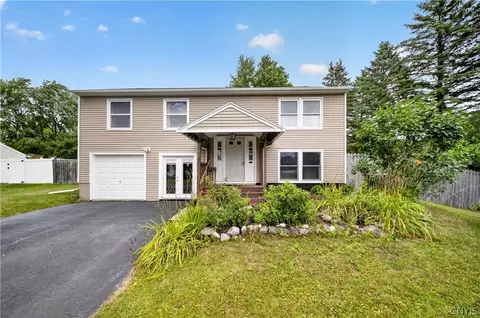 8180 Capricorn Dr, Liverpool, NY 13090
