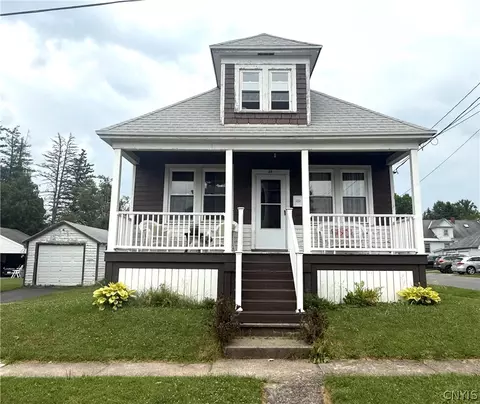 16 7th St, Whitestown, NY 13495