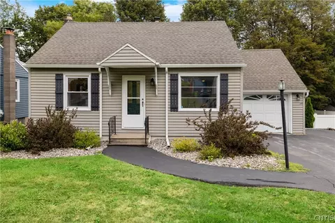 308 Homewood Dr, Fayetteville, NY 13066