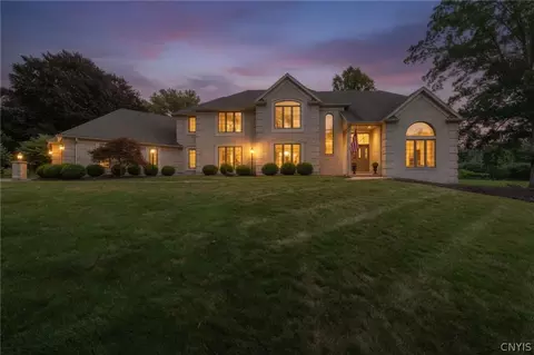 7951 Oak Brook Cir, Pittsford, NY 14534