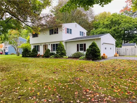 118 Winding Way, Camillus, NY 13031