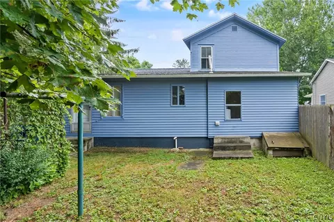 Exterior - 37 E Oneida St, Lysander, NY 13027 photo 2 of 4