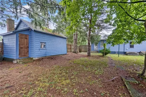 Exterior - 37 E Oneida St, Lysander, NY 13027 photo 4 of 4