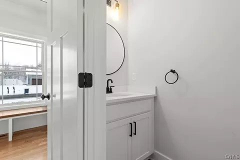 Entry Way - Undisclosed, Lysander, NY 13027 photo 4 of 12