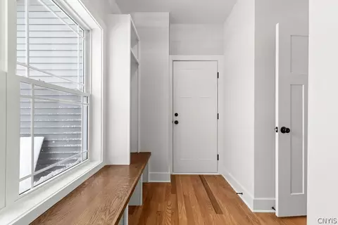 Entry Way - Undisclosed, Lysander, NY 13027 photo 6 of 12