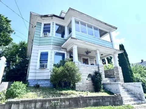 1210 Noyes St, Utica, NY 13502