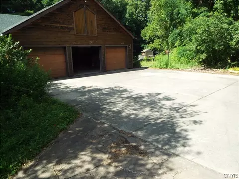 Exterior - 203 Deep Springs Dr, Sullivan, NY 13037 photo 4 of 12