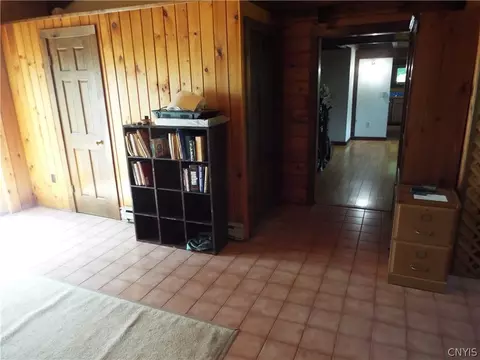 Entry Way - 203 Deep Springs Dr, Sullivan, NY 13037 photo 4 of 9