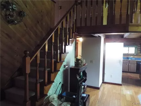 Entry Way - 203 Deep Springs Dr, Sullivan, NY 13037 photo 3 of 9
