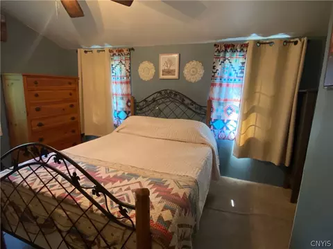 Bedroom - 25 Washer Rd, Schroeppel, NY 13135 photo 4 of 5