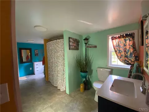 Bath - 25 Washer Rd, Schroeppel, NY 13135 photo 2 of 3