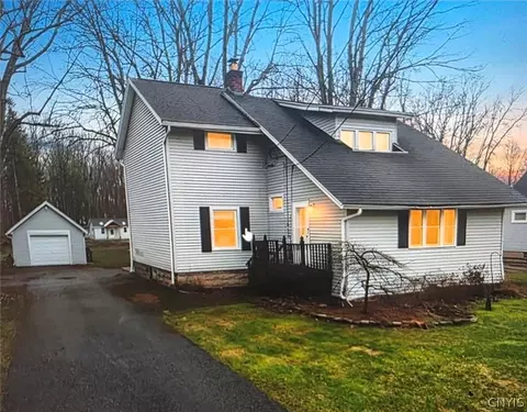 191 Straub Rd, Greece, NY 14626