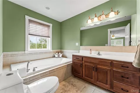 Bath - 115 Hunt Valley Rd, Oneida, NY 13421 photo 2 of 4