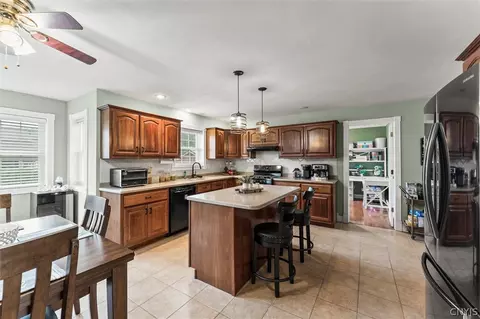 Kitchen - 115 Hunt Valley Rd, Oneida, NY 13421 photo 3 of 3