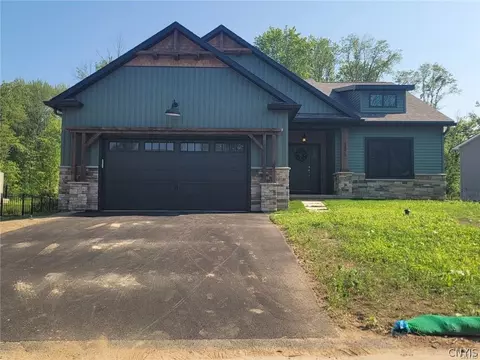 3 Mistral Cir # C, Clay, NY 13090