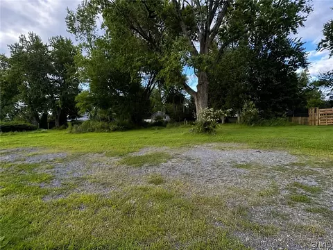 210 Doxtator St S, Rome, NY 13440 photo 2