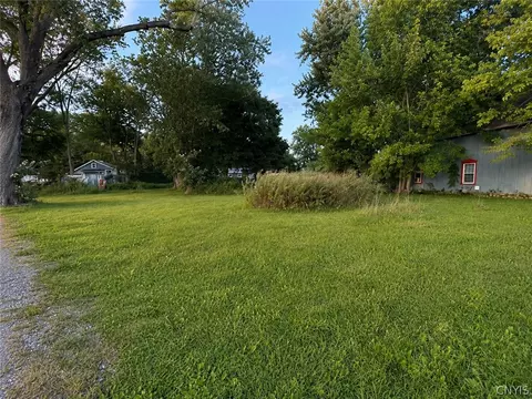 210 Doxtator St S, Rome, NY 13440 photo 3