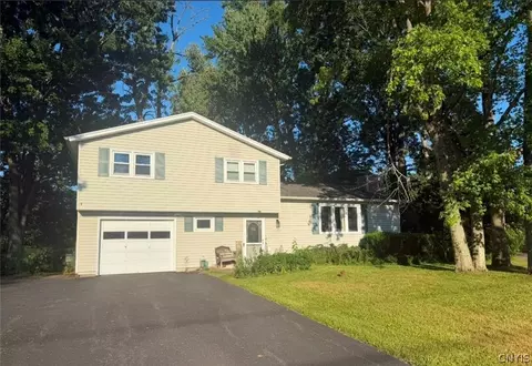 106 Ruby Rd, Salina, NY 13088